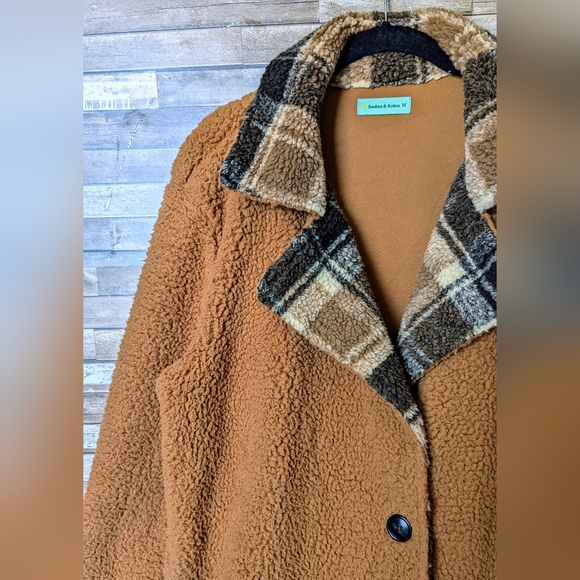 Sunshine & Rodeos Sherpa Teddy Jacket With Plaid Detailing - Picture 6 of 15